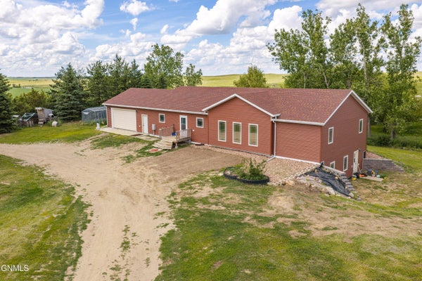 2730 58TH AVE SW, BEULAH, ND 58523 - Image cec00bcdcfa6d8f93f9cd16c76dd09bc/3052892890