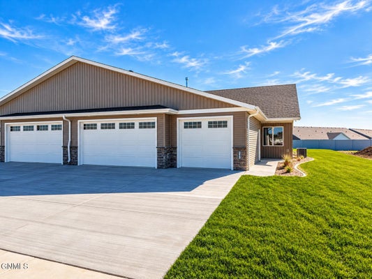 213 KAMROSE DR, BISMARCK, ND 58504 - Image d0a4d329abc6dca78bebf0fe00f064aa/4217803168