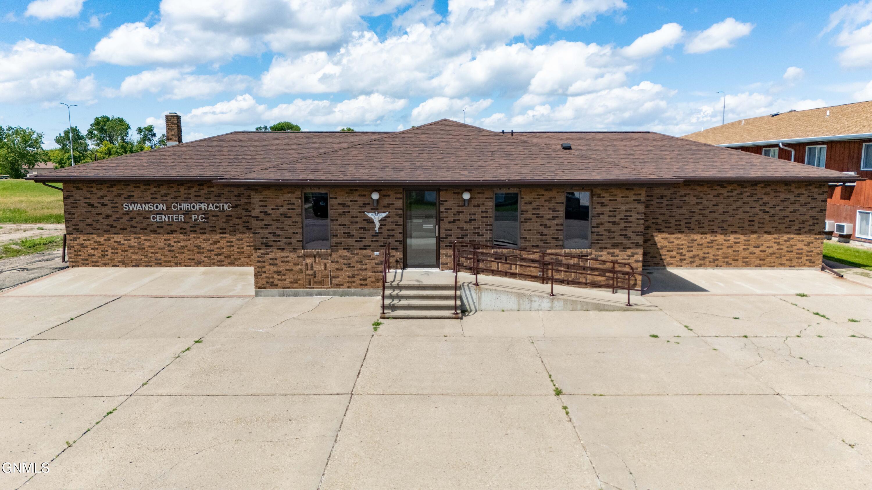 Photo 1 of 37 — 612 7th Street NE, Hazen, ND 58545