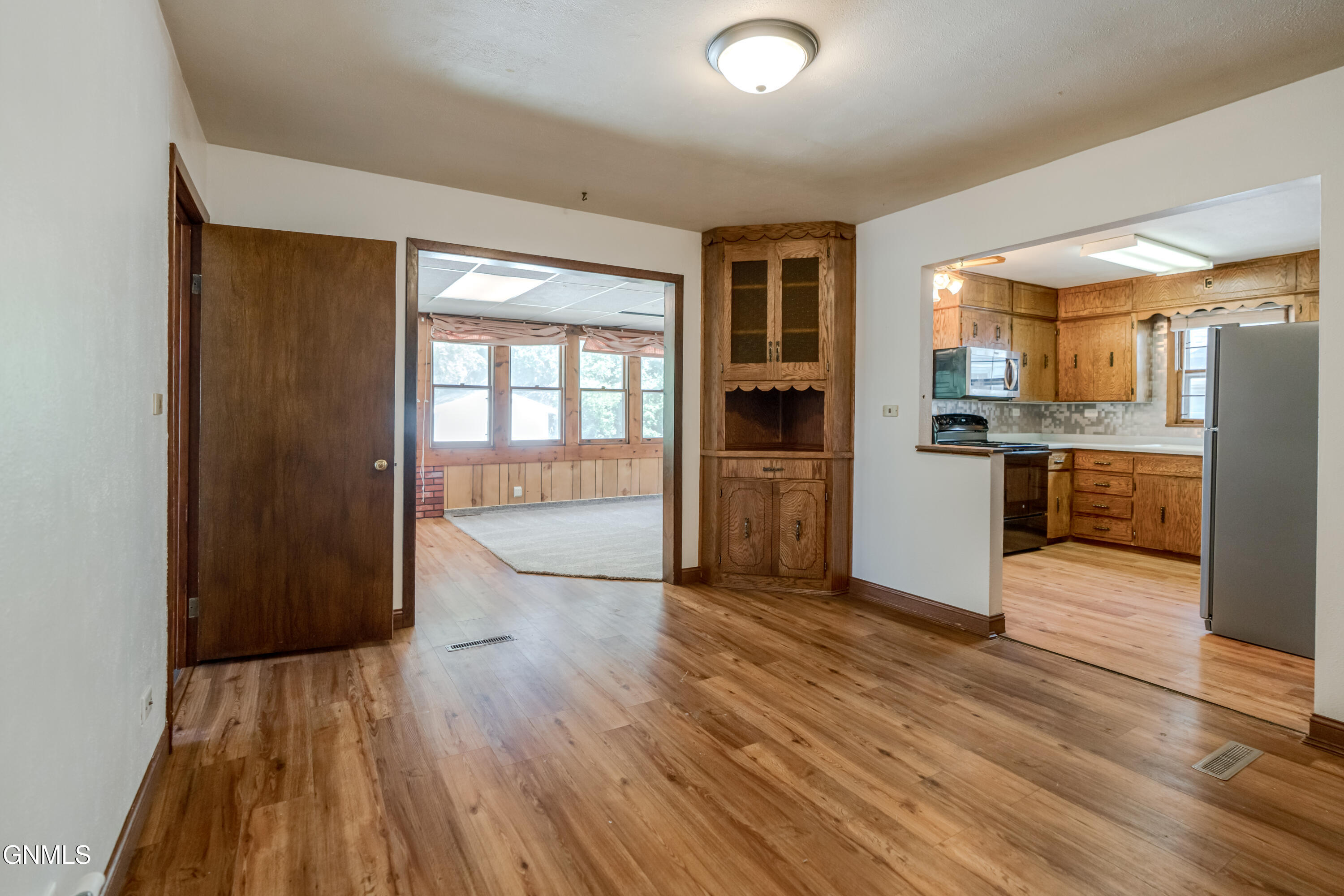 612 19th Street N - Photo 4