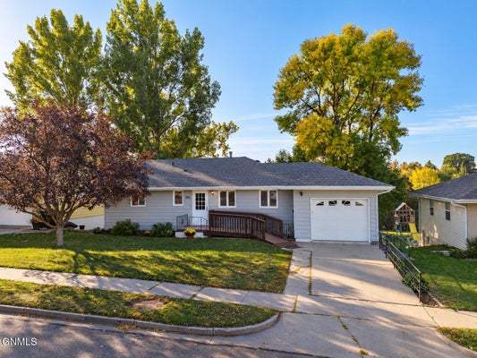 1011 B AVENUE AVE W, BISMARCK, ND 58501 - Image d7b04414b94e86dba1cc61c75747cf9d/2999559484