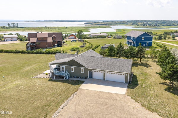 4618 12D ST NW, GARRISON, ND 58540 - Image d8f566cef91adac0e5352ea51562cdfb/747632598