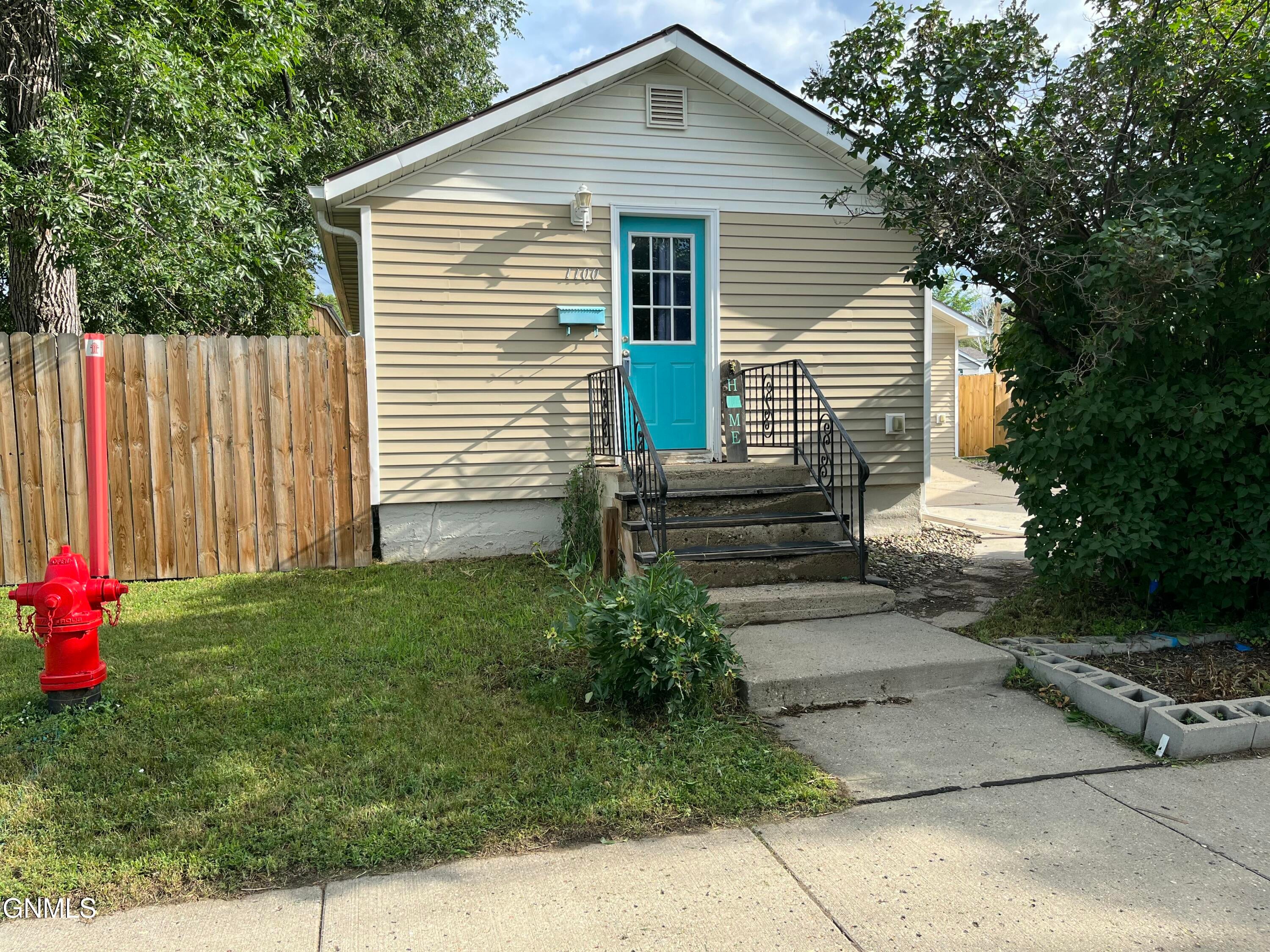Photo 1 of 38 — 1100 1st Street NE, Mandan, ND 58554