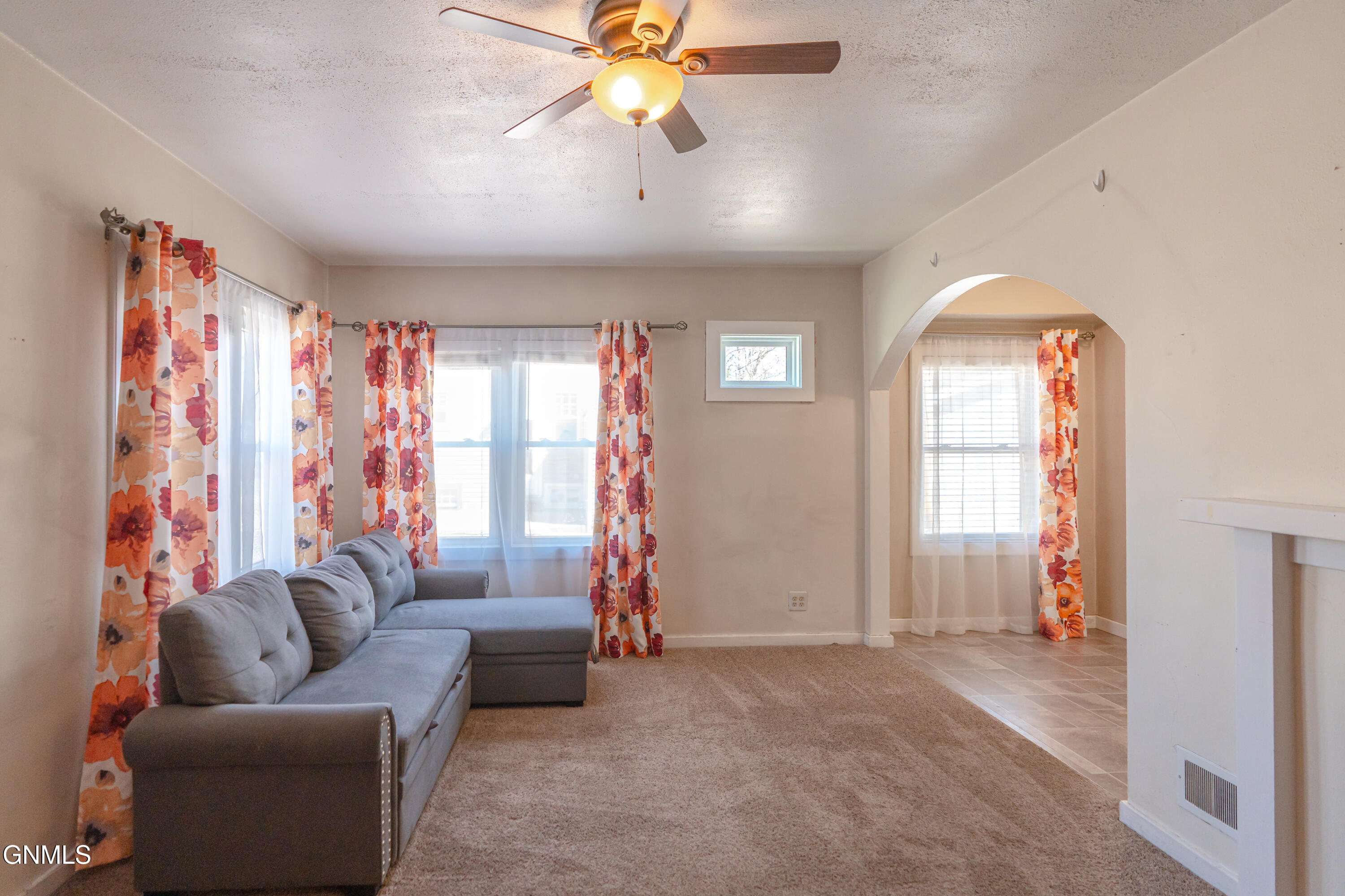 Photo 1 of 28 — 909 E Avenue E, Bismarck, ND 58501