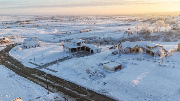 DARBY LN, WILLISTON, ND 58801 - Image e77839403e0e0c5cd4a072a6fea0bf61/2174459145