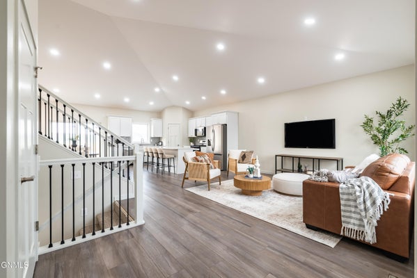 2018 MONARCH AVE, BISMARCK, ND 58503 - Image ea5c6f374a2e06fa1fbccfc0fdfb2308/1712984802