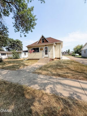 106 2ND ST NE, CROSBY, ND 58730 - Image f00a010f84cc324dba45ff5f0b6cb45f/1426744796