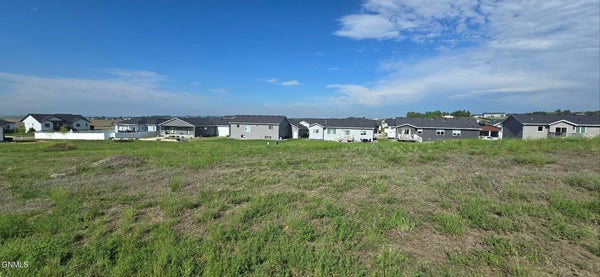 3812 STEEL ST, BISMARCK, ND 58503 - Image f5eb5b59e480a28b3216fec7fef04bc4/1446579296