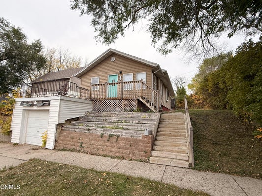 704 5TH AVE NW, MANDAN, ND 58554 - Image fc8abc770c1e8a6fa54b3d3be0269b97/2592089946