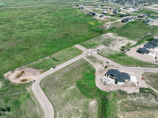 2721 FRISCO WAY, BISMARCK, ND 58503 - Image fcb2191621cdf8d97e3ca4d89eec3d65/1479450832