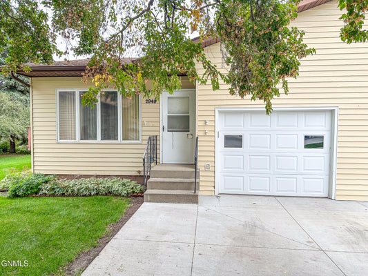 2949 MANITOBA LN, BISMARCK, ND 58503 - Image fd28e8e902a135358de9db45acdaa957/736165693