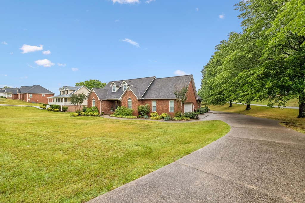6 County House Circle