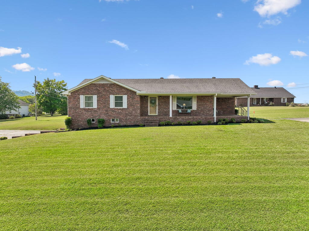 11 Hills Dale Ln W
