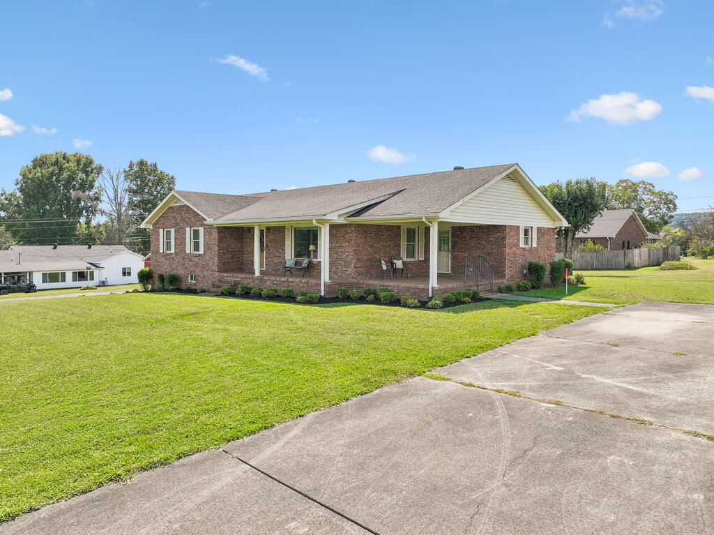 11 Hills Dale Ln W