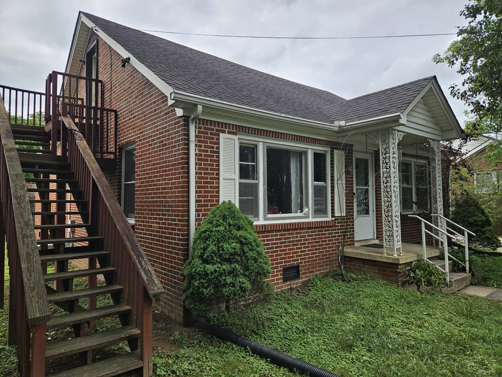 209 Dogwood St