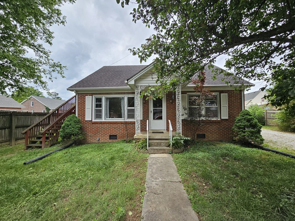 209 Dogwood St