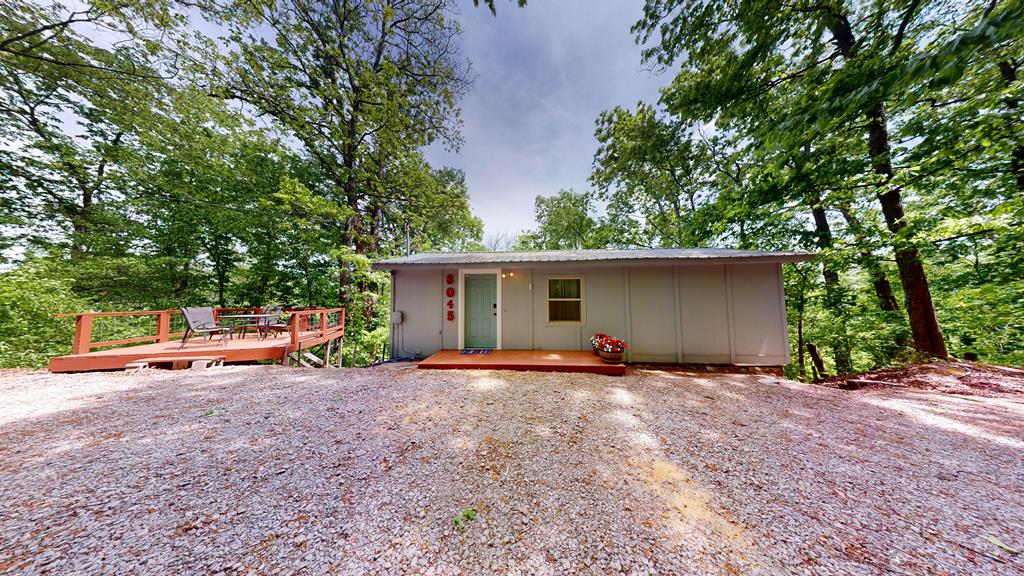 8045 Sarah Thomas Road