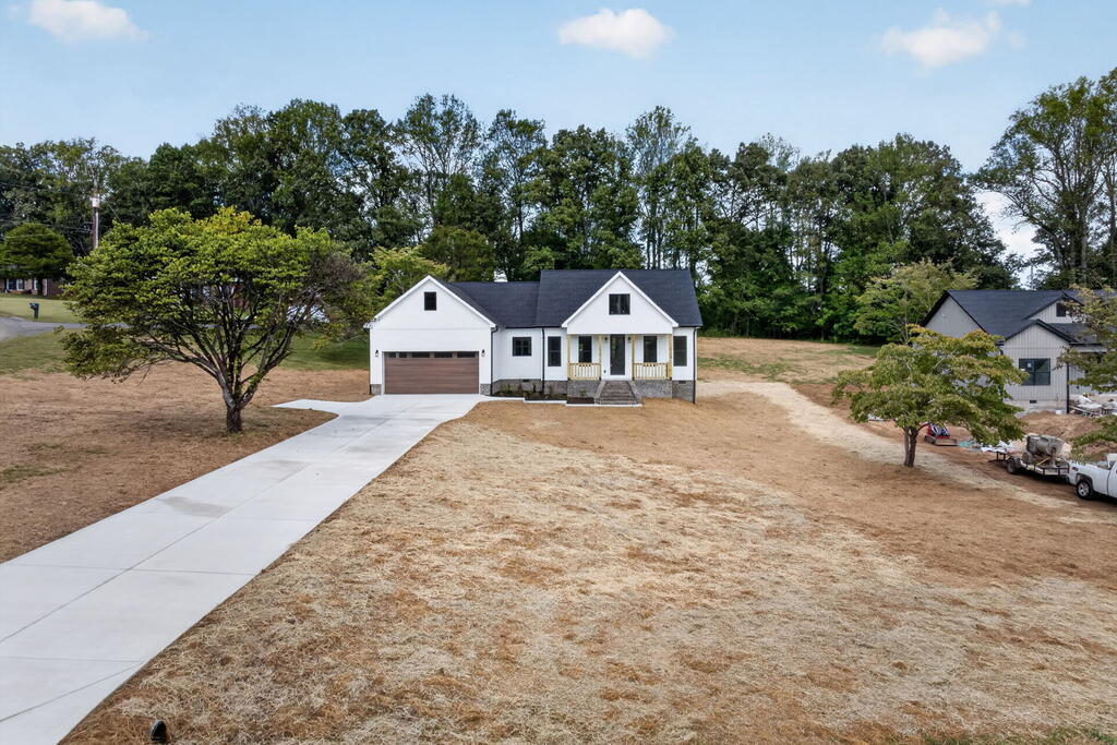 2662 Oakhurst Circle