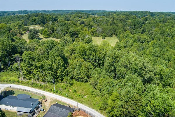 129 LESTER LEDBETTER LN, HILHAM, TN 38568 - Image 1e6ea1b7ec0a5231f246e2d928c3fa7c/1517027764