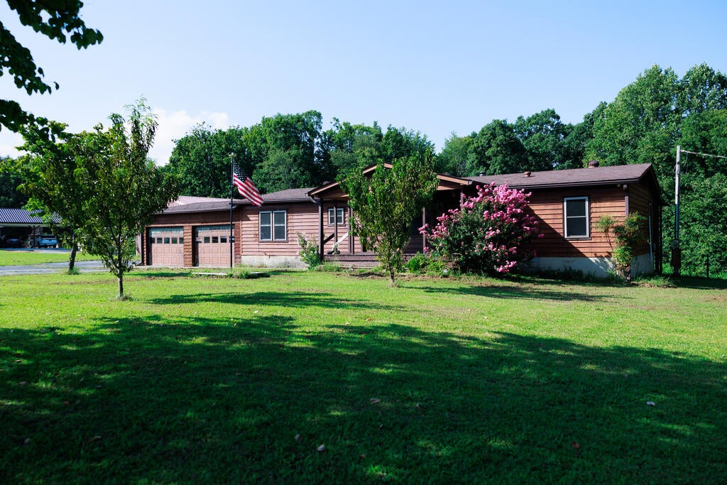 2290 Hilham Hwy - Photo 2