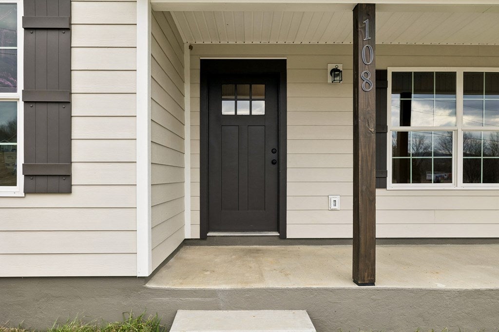 108 Crows Hill Dr