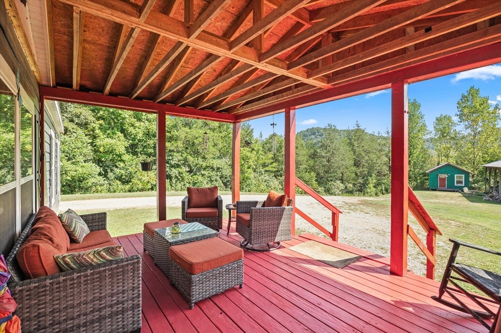 142 Tobe Ln - Photo 4