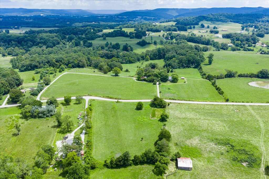 Byrdstown, Tennessee, 38549, United States, 3 Bedrooms Bedrooms, ,3 BathroomsBathrooms,Residential,Active,1912818