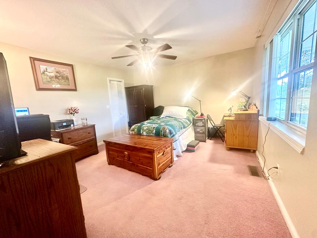 Byrdstown, Tennessee, 38549, United States, 3 Bedrooms Bedrooms, ,3 BathroomsBathrooms,Residential,Active,1912818