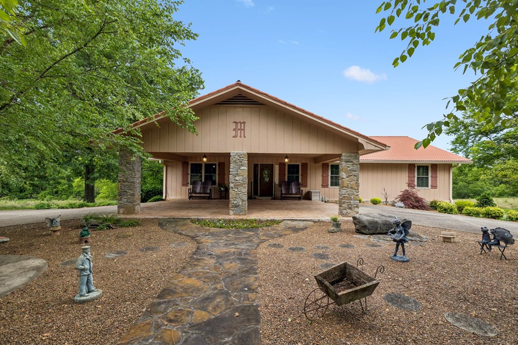 20 Riverbend Ln