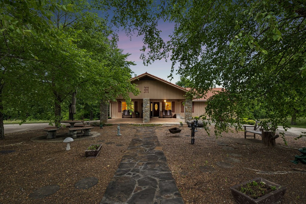 20 Riverbend Ln