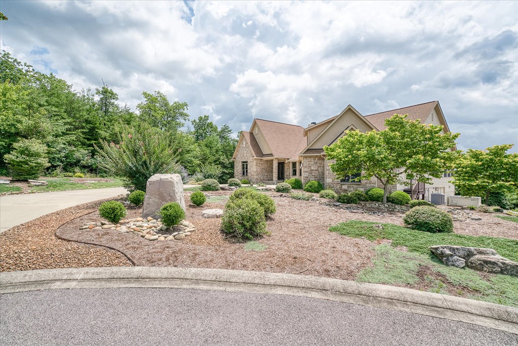 Crossville, Tennessee, 38558, United States, 4 Bedrooms Bedrooms, ,4 BathroomsBathrooms,Residential,Active,2017458