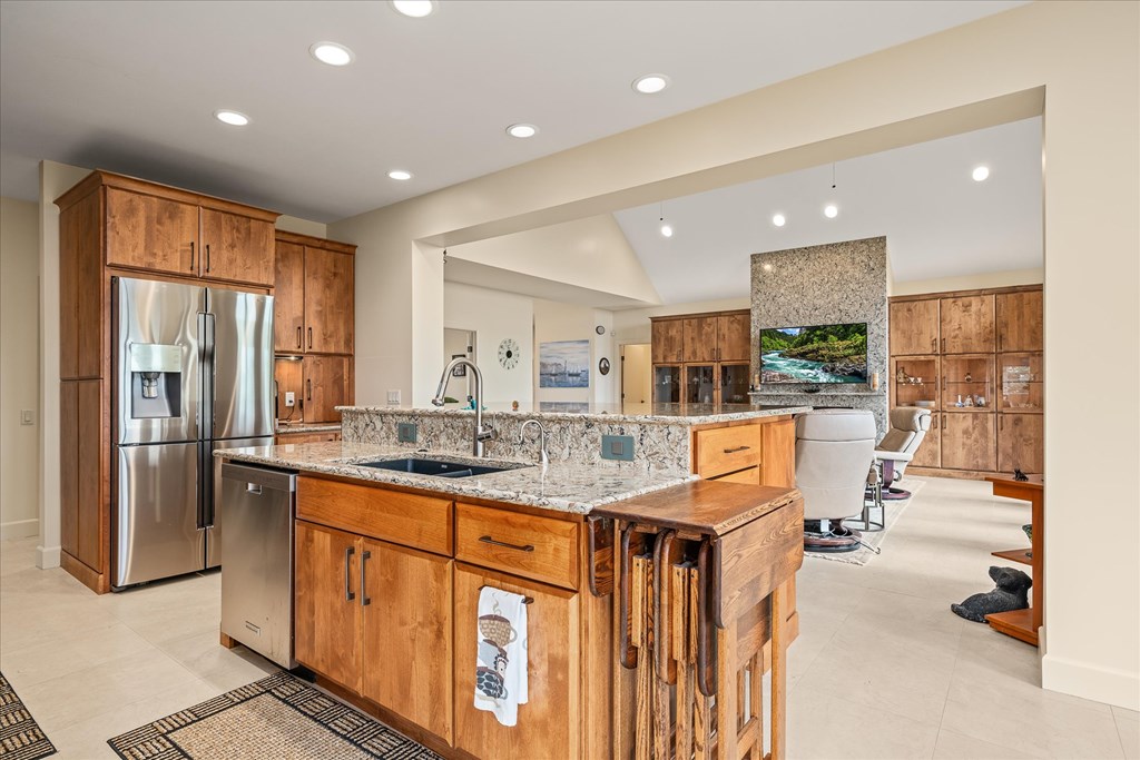 Crossville, Tennessee, 38558, United States, 4 Bedrooms Bedrooms, ,4 BathroomsBathrooms,Residential,Active,2017458