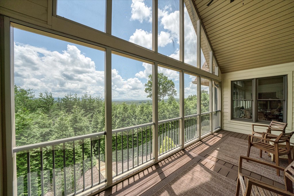 Crossville, Tennessee, 38558, United States, 4 Bedrooms Bedrooms, ,4 BathroomsBathrooms,Residential,Active,2017458