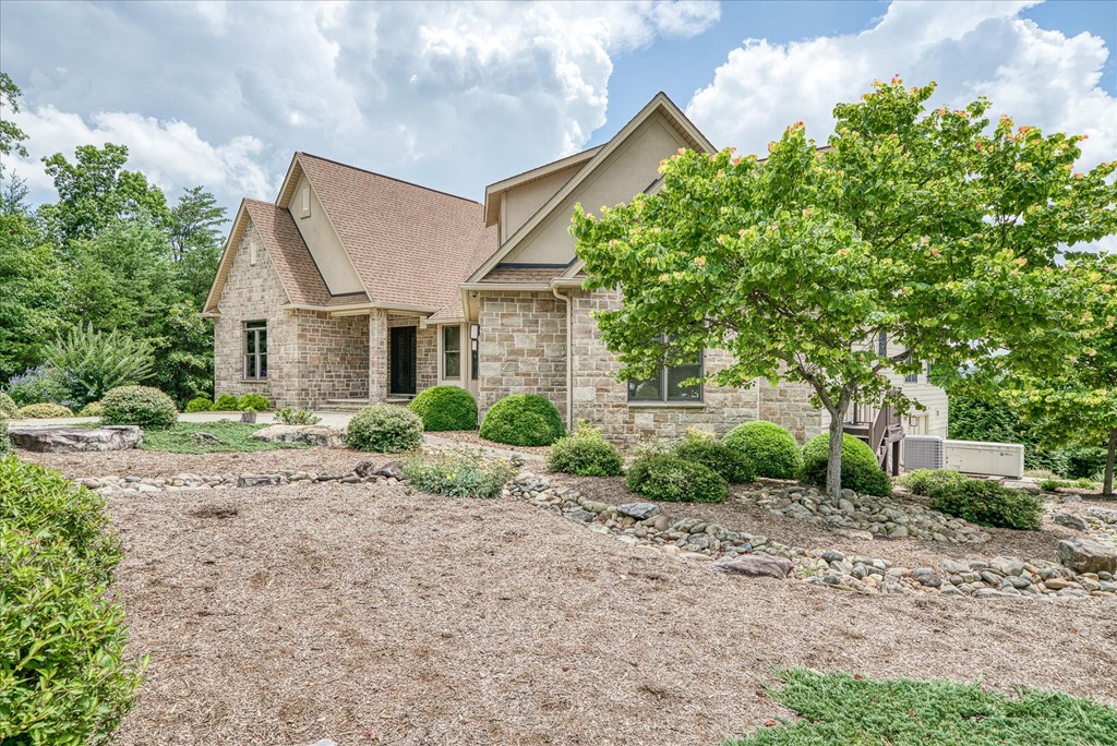Crossville, Tennessee, 38558, United States, 4 Bedrooms Bedrooms, ,4 BathroomsBathrooms,Residential,Active,2017458
