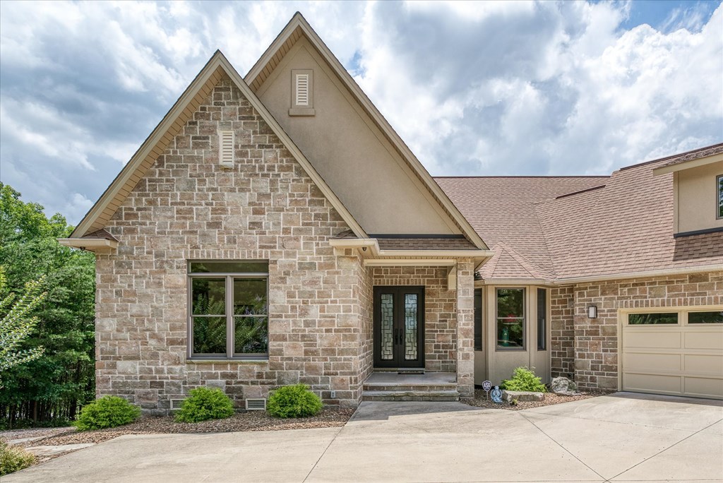 Crossville, Tennessee, 38558, United States, 4 Bedrooms Bedrooms, ,4 BathroomsBathrooms,Residential,Active,2017458
