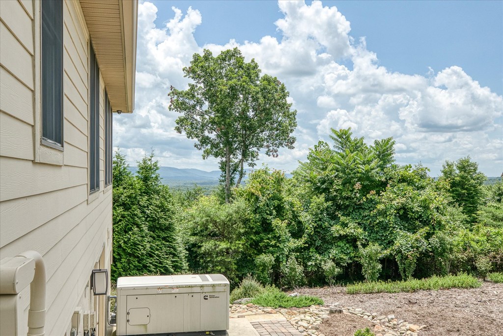 Crossville, Tennessee, 38558, United States, 4 Bedrooms Bedrooms, ,4 BathroomsBathrooms,Residential,Active,2017458