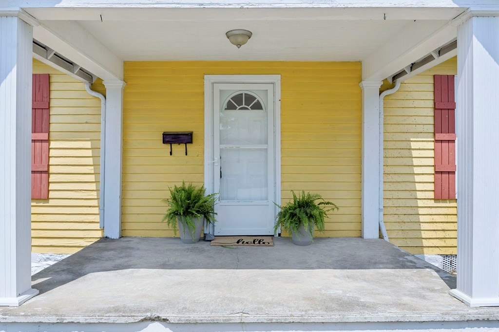 217 College Avenue E