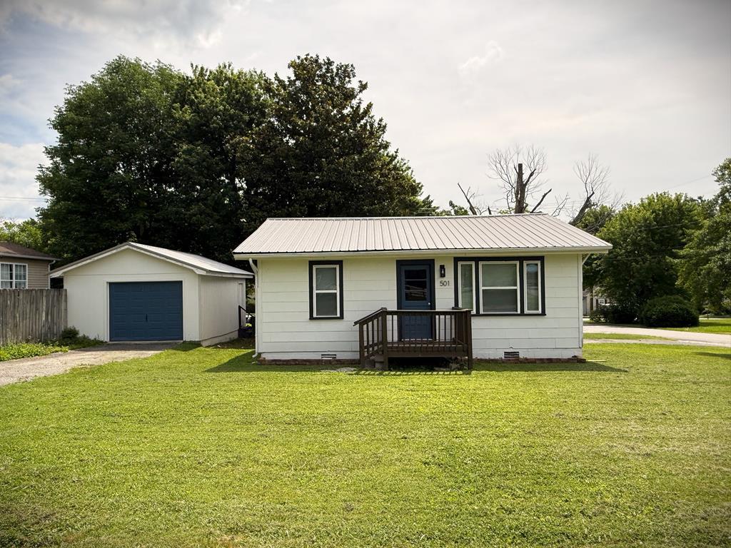 501 Ash Avenue - Photo 2