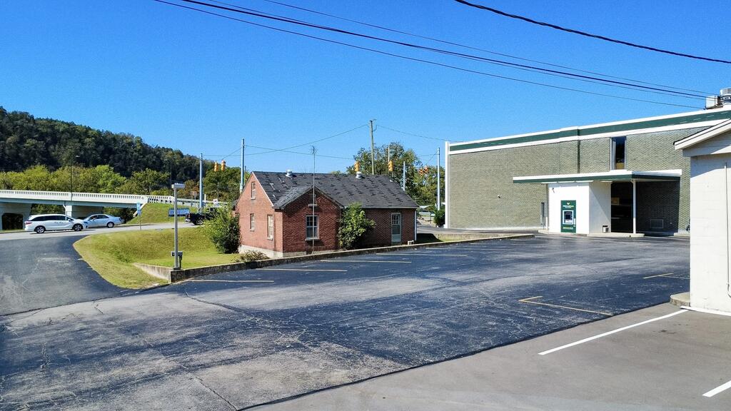 101 Upper Ferry Rd