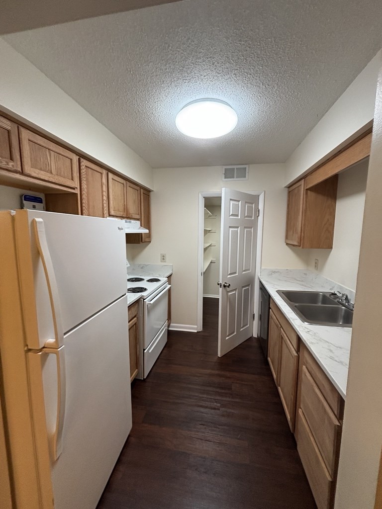 235 Vinewood Rd Unit D8