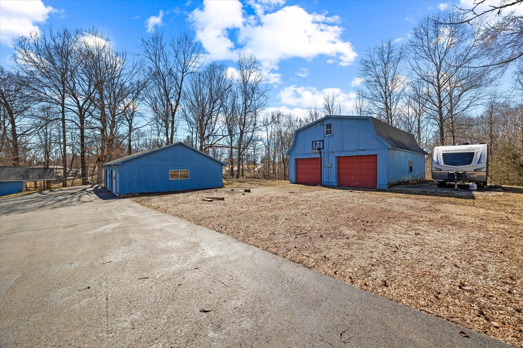 1020 Center Lane