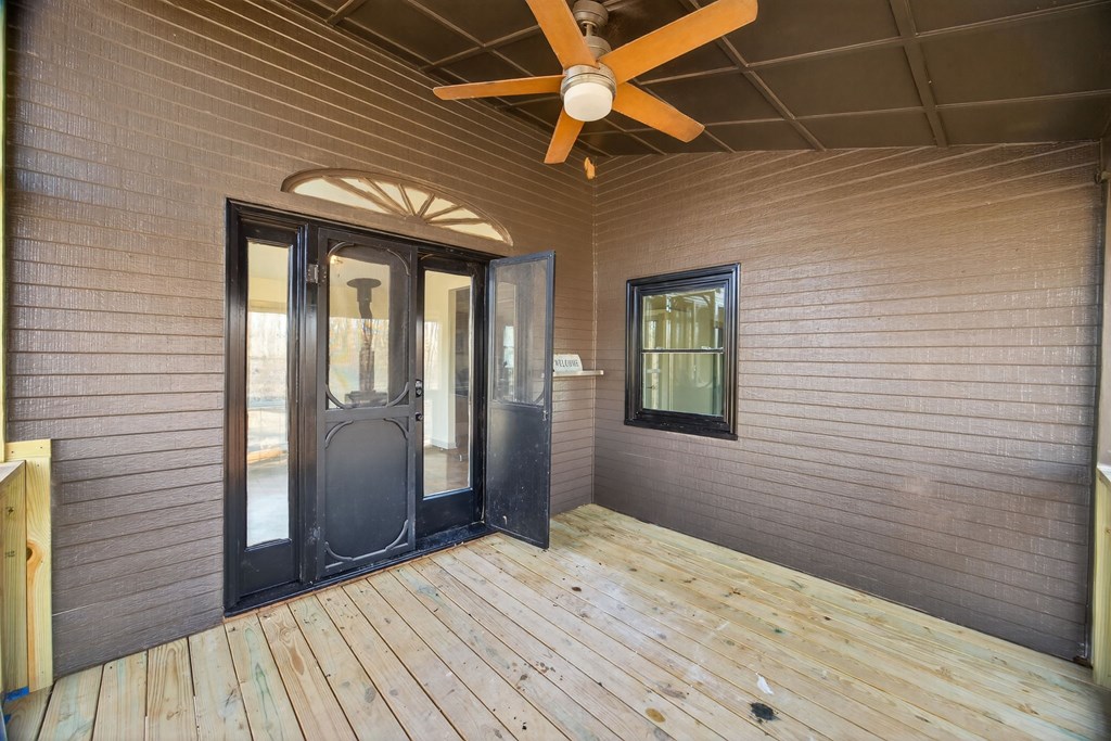 804 Standing Stone Park Highway