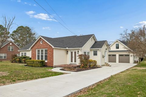 225 Jackson Avenue Carthage TN 37030