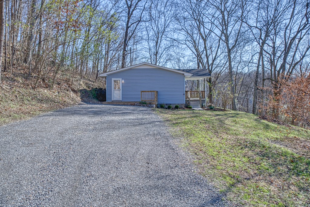 162 Schelley Knob Ln