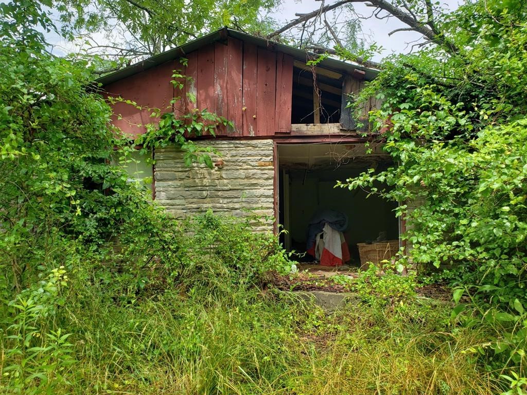 842 Dave England Rd.