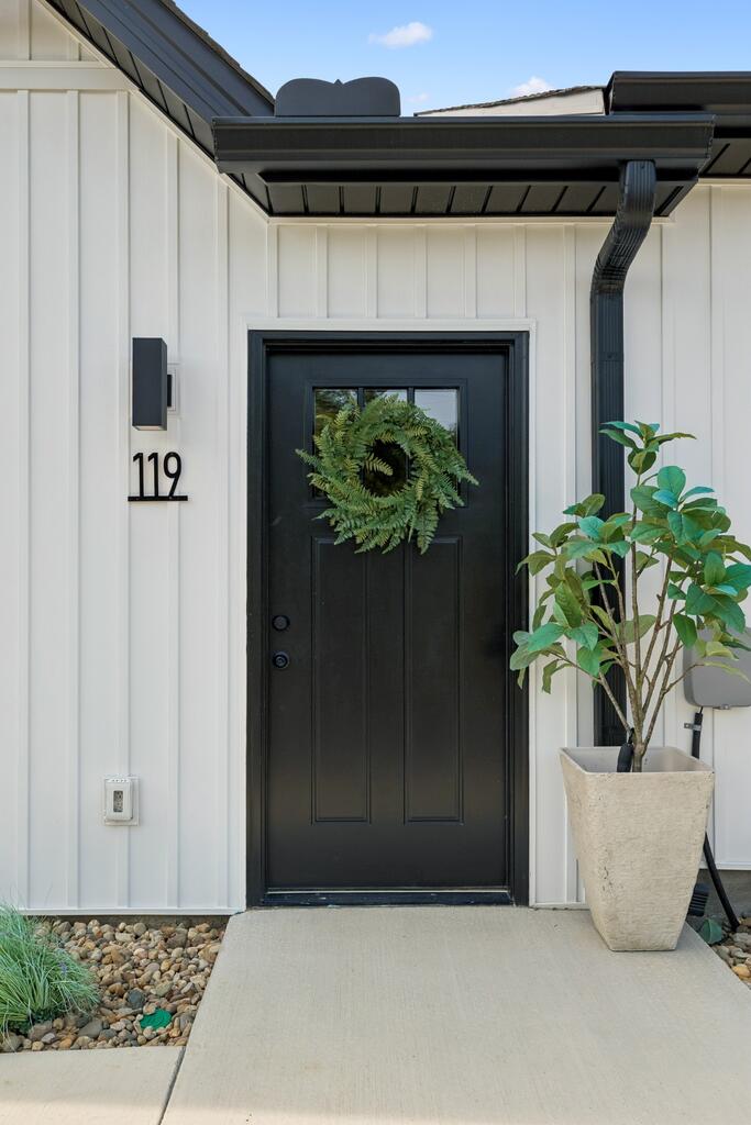 125 Deer Valley Drive E