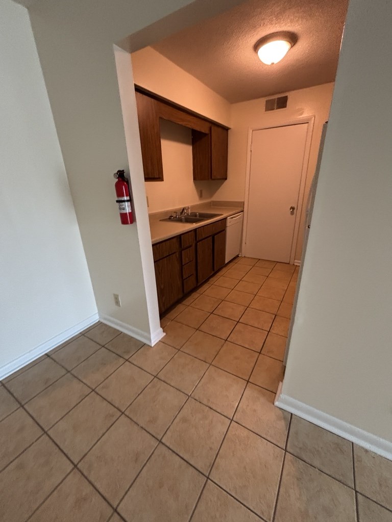 235 Vinewood Rd Unit C7