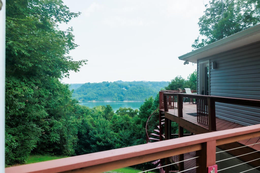 1063 Dale Hollow Estates Rd - Photo 2