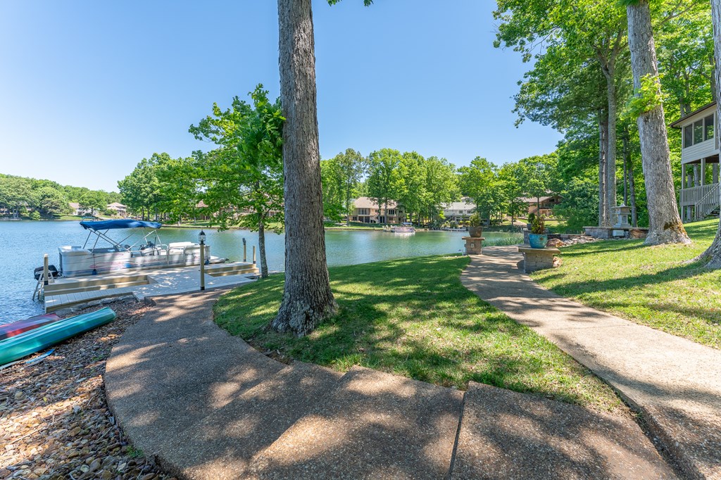 Crossville, Tennessee, 38558, United States, 4 Bedrooms Bedrooms, ,4 BathroomsBathrooms,Residential,Active,2052072
