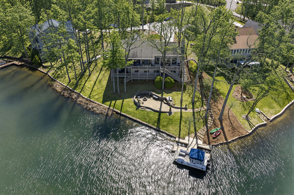 Crossville, Tennessee, 38558, United States, 4 Bedrooms Bedrooms, ,4 BathroomsBathrooms,Residential,Active,2052072